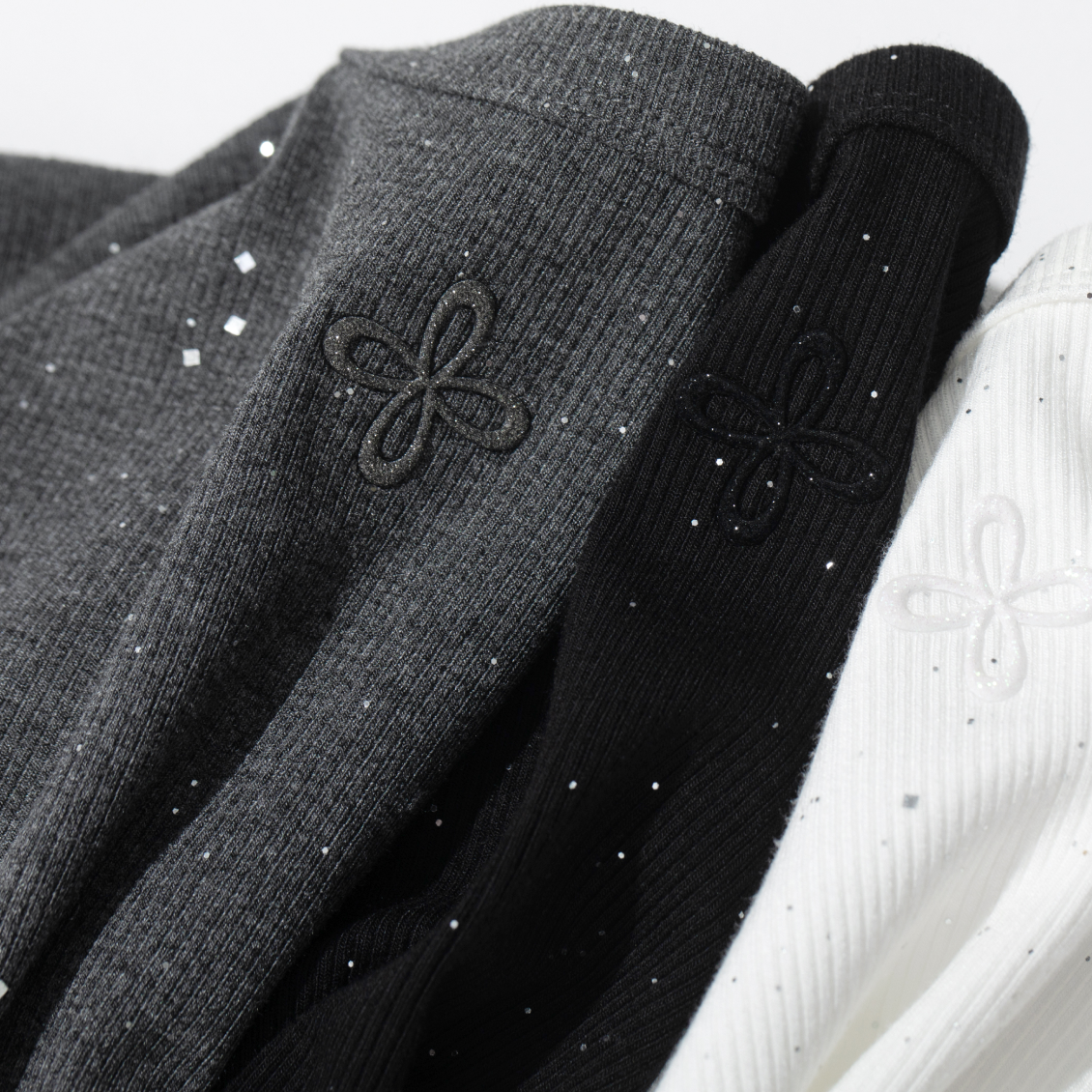 Gray Cross Flower Rhinestone Elastic U-Neck T-shirt